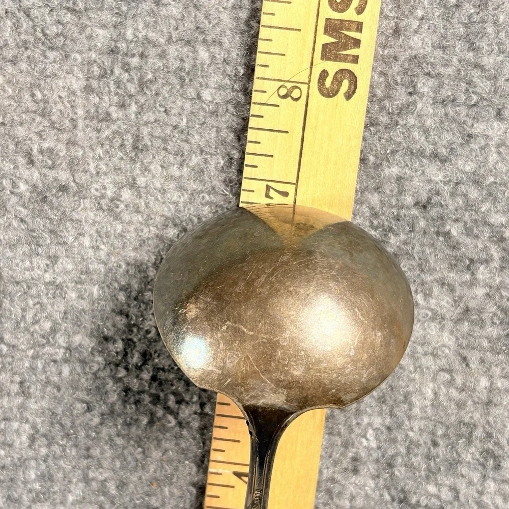 Oneida Community Queen Bess 1 Solid Gravy Ladle Silverplate 1924 Tudor Vintage
